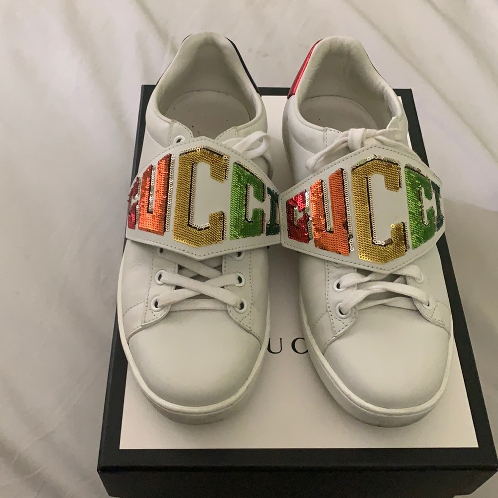 Gucci shoes with removable piece